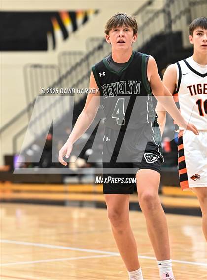 Thumbnail 1 in D'Evelyn @ Lakewood photogallery.