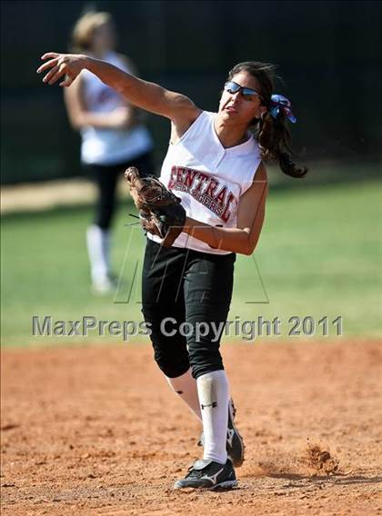 Thumbnail 3 in Keller Central vs. Boswell (Mansfield Tournament)  photogallery.