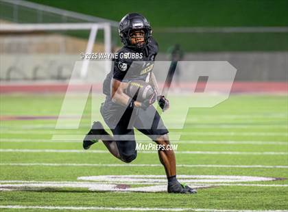 Thumbnail 3 in Longview @ South Oak Cliff photogallery.
