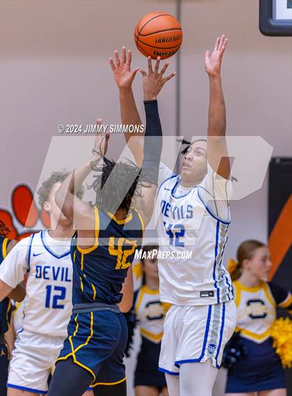 Thumbnail 1 in Quincy vs. O'Fallon(IHSA 4A Sectional Semifinals) photogallery.
