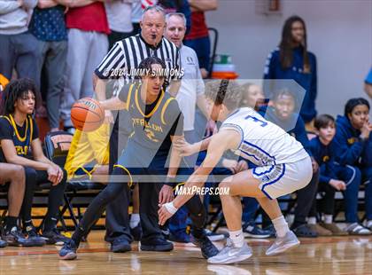 Thumbnail 2 in Quincy vs. O'Fallon(IHSA 4A Sectional Semifinals) photogallery.