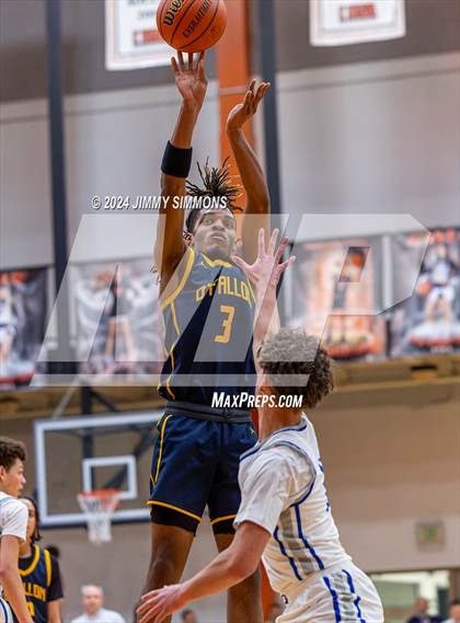 Thumbnail 1 in Quincy vs. O'Fallon(IHSA 4A Sectional Semifinals) photogallery.