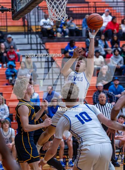 Thumbnail 2 in Quincy vs. O'Fallon(IHSA 4A Sectional Semifinals) photogallery.