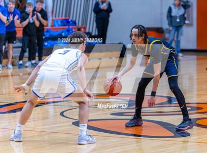 Thumbnail 3 in Quincy vs. O'Fallon(IHSA 4A Sectional Semifinals) photogallery.