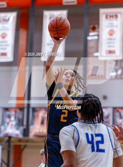 Thumbnail 1 in Quincy vs. O'Fallon(IHSA 4A Sectional Semifinals) photogallery.