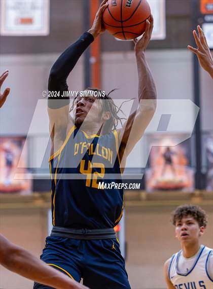 Thumbnail 3 in Quincy vs. O'Fallon(IHSA 4A Sectional Semifinals) photogallery.