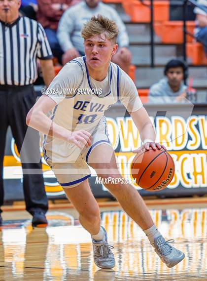 Thumbnail 1 in Quincy vs. O'Fallon(IHSA 4A Sectional Semifinals) photogallery.