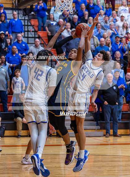 Thumbnail 1 in Quincy vs. O'Fallon(IHSA 4A Sectional Semifinals) photogallery.