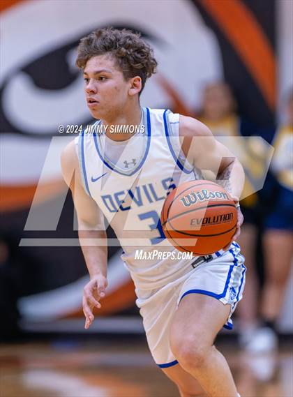 Thumbnail 2 in Quincy vs. O'Fallon(IHSA 4A Sectional Semifinals) photogallery.