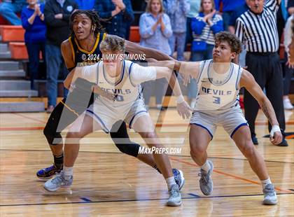 Thumbnail 3 in Quincy vs. O'Fallon(IHSA 4A Sectional Semifinals) photogallery.