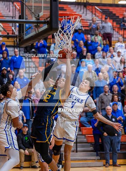 Thumbnail 2 in Quincy vs. O'Fallon(IHSA 4A Sectional Semifinals) photogallery.