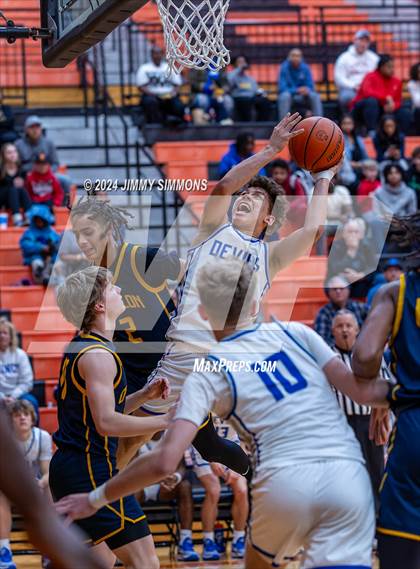 Thumbnail 1 in Quincy vs. O'Fallon(IHSA 4A Sectional Semifinals) photogallery.