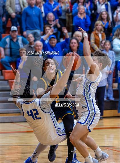 Thumbnail 1 in Quincy vs. O'Fallon(IHSA 4A Sectional Semifinals) photogallery.