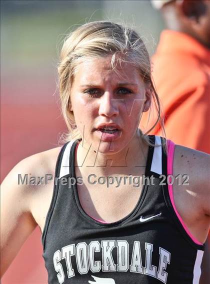 Thumbnail 1 in Titan Top 9 Invitational (Girls 800m Run) photogallery.