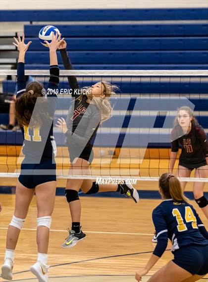 Thumbnail 3 in Land O' Lakes vs. Lake Gibson photogallery.