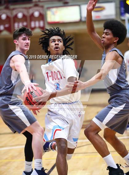 Thumbnail 2 in The Vanguard School vs Manual (CHSAA 3A Final) photogallery.