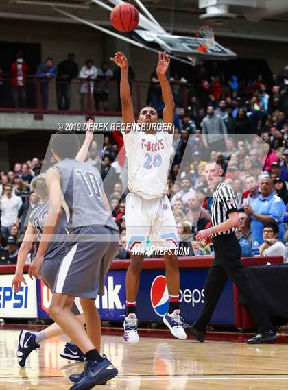 Thumbnail 1 in The Vanguard School vs Manual (CHSAA 3A Final) photogallery.