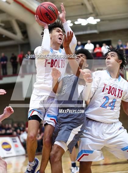 Thumbnail 2 in The Vanguard School vs Manual (CHSAA 3A Final) photogallery.