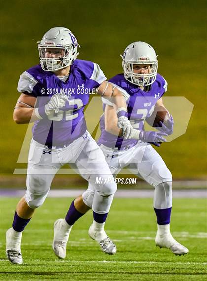 Thumbnail 1 in San Augustine vs. Mason (UIL 2A Semifinal) photogallery.