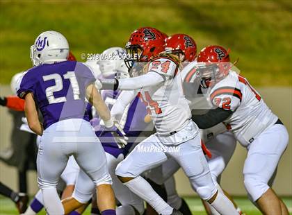 Thumbnail 2 in San Augustine vs. Mason (UIL 2A Semifinal) photogallery.