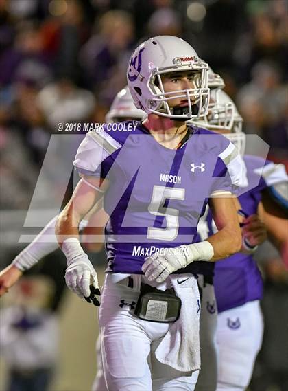 Thumbnail 1 in San Augustine vs. Mason (UIL 2A Semifinal) photogallery.