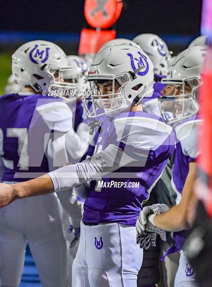 Thumbnail 2 in San Augustine vs. Mason (UIL 2A Semifinal) photogallery.