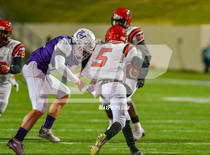 Thumbnail 1 in San Augustine vs. Mason (UIL 2A Semifinal) photogallery.