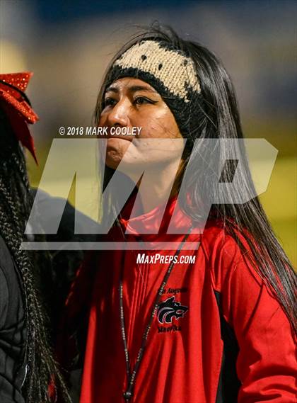 Thumbnail 1 in San Augustine vs. Mason (UIL 2A Semifinal) photogallery.