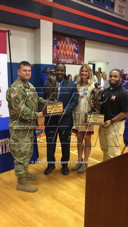 Thumbnail 2 in Madison Central TOC Ceremony photogallery.