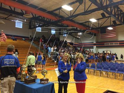 Thumbnail 3 in Madison Central TOC Ceremony photogallery.