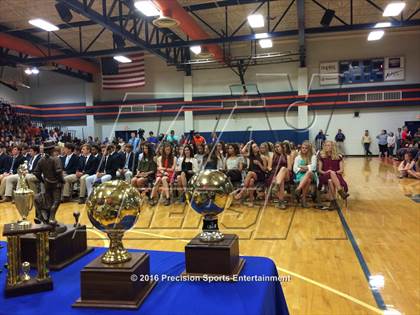 Thumbnail 3 in Madison Central TOC Ceremony photogallery.
