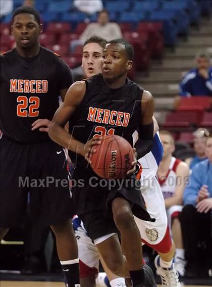 Thumbnail 3 in Merced vs. Folsom (CIF SJS D1 Playoffs) photogallery.