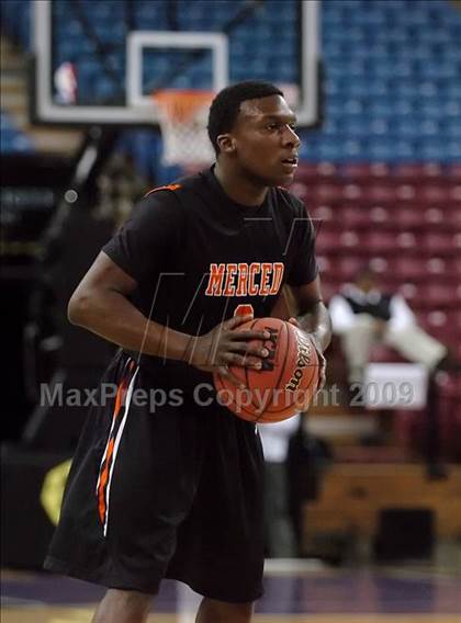 Thumbnail 2 in Merced vs. Folsom (CIF SJS D1 Playoffs) photogallery.