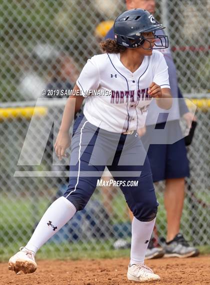 Thumbnail 2 in Skutt Catholic vs. North Star photogallery.
