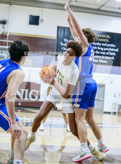 Thumbnail 1 in Westlake vs Long Beach Poly (St. Francis Holiday Hoopfest Tournament Final) photogallery.
