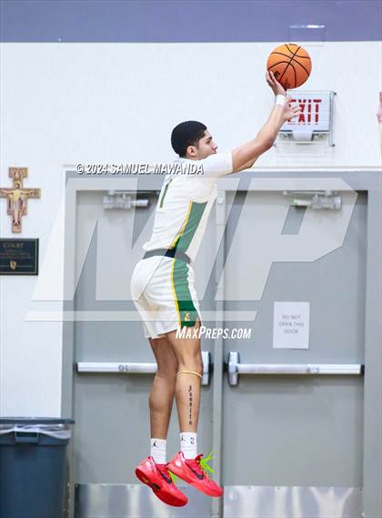 Thumbnail 1 in Westlake vs Long Beach Poly (St. Francis Holiday Hoopfest Tournament Final) photogallery.