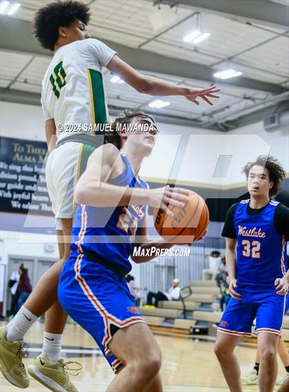 Thumbnail 1 in Westlake vs Long Beach Poly (St. Francis Holiday Hoopfest Tournament Final) photogallery.