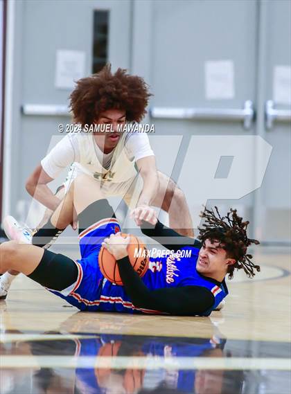 Thumbnail 3 in Westlake vs Long Beach Poly (St. Francis Holiday Hoopfest Tournament Final) photogallery.