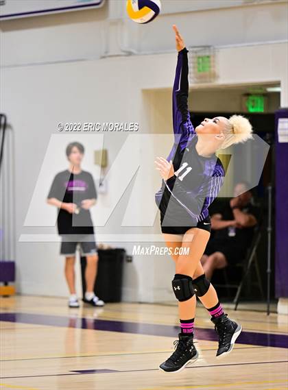 Thumbnail 1 in El Capitan @ Santana photogallery.