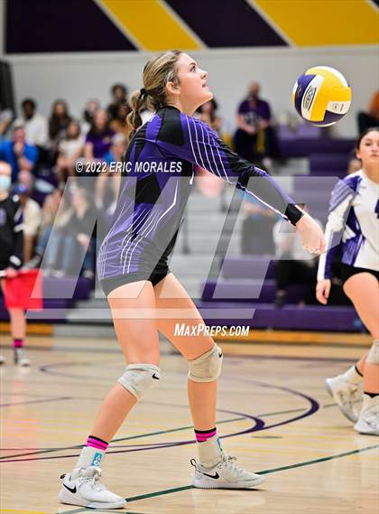 Thumbnail 1 in El Capitan @ Santana photogallery.