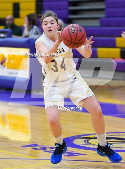 Thumbnail 2 in Mesa vs. Tucson High Magnet School photogallery.