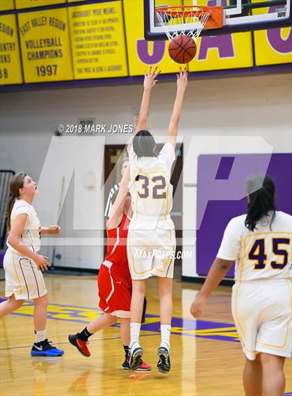 Thumbnail 2 in Mesa vs. Tucson High Magnet School photogallery.