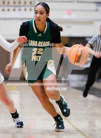 Thumbnail 3 in San Juan Hills vs. Long Beach Poly (So Cal Holiday Prep Classic) photogallery.