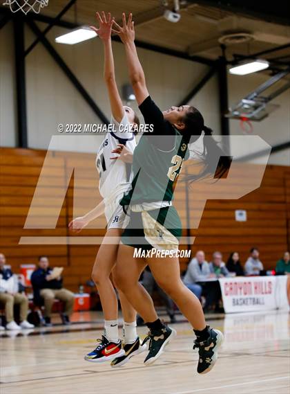 Thumbnail 1 in San Juan Hills vs. Long Beach Poly (So Cal Holiday Prep Classic) photogallery.