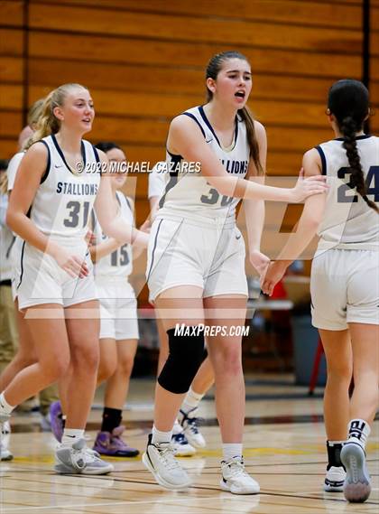 Thumbnail 2 in San Juan Hills vs. Long Beach Poly (So Cal Holiday Prep Classic) photogallery.