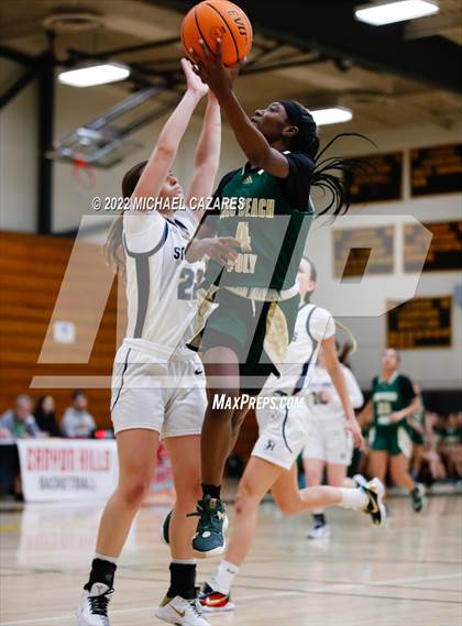 Thumbnail 2 in San Juan Hills vs. Long Beach Poly (So Cal Holiday Prep Classic) photogallery.