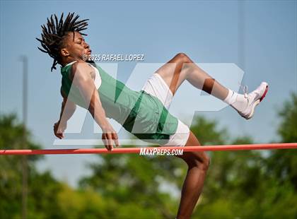 Thumbnail 1 in UIL 6A Track & Field Area 21&22 (High Jump) photogallery.