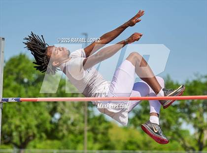 Thumbnail 2 in UIL 6A Track & Field Area 21&22 (High Jump) photogallery.