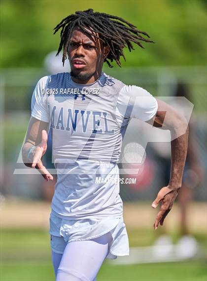 Thumbnail 2 in UIL 6A Track & Field Area 21&22 (High Jump) photogallery.