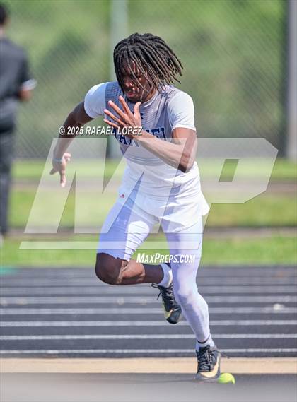 Thumbnail 3 in UIL 6A Track & Field Area 21&22 (High Jump) photogallery.